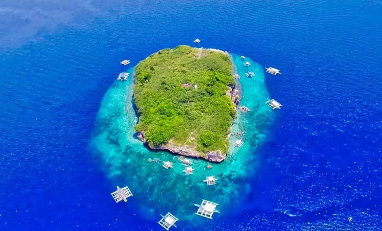 Aerial view of Pescador Island